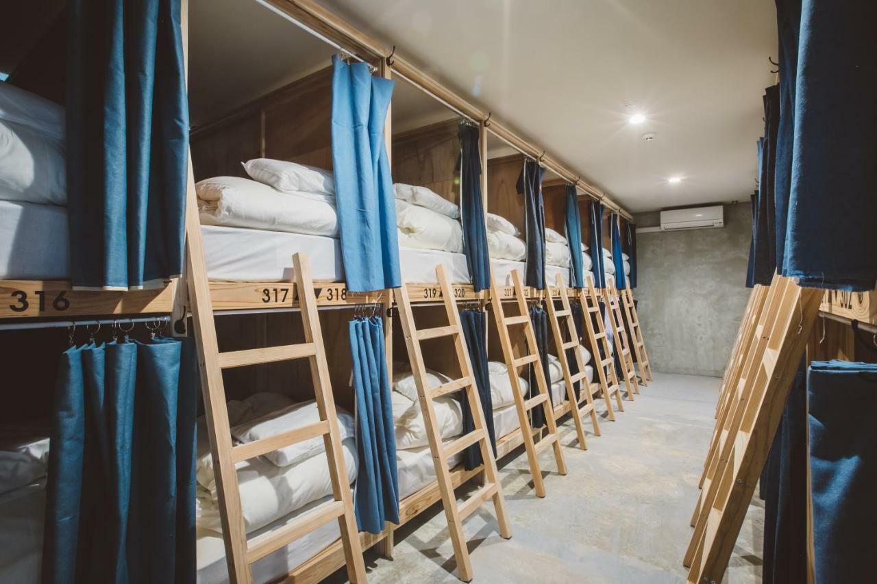 Bunk Bed in Mixed Dormitory Room